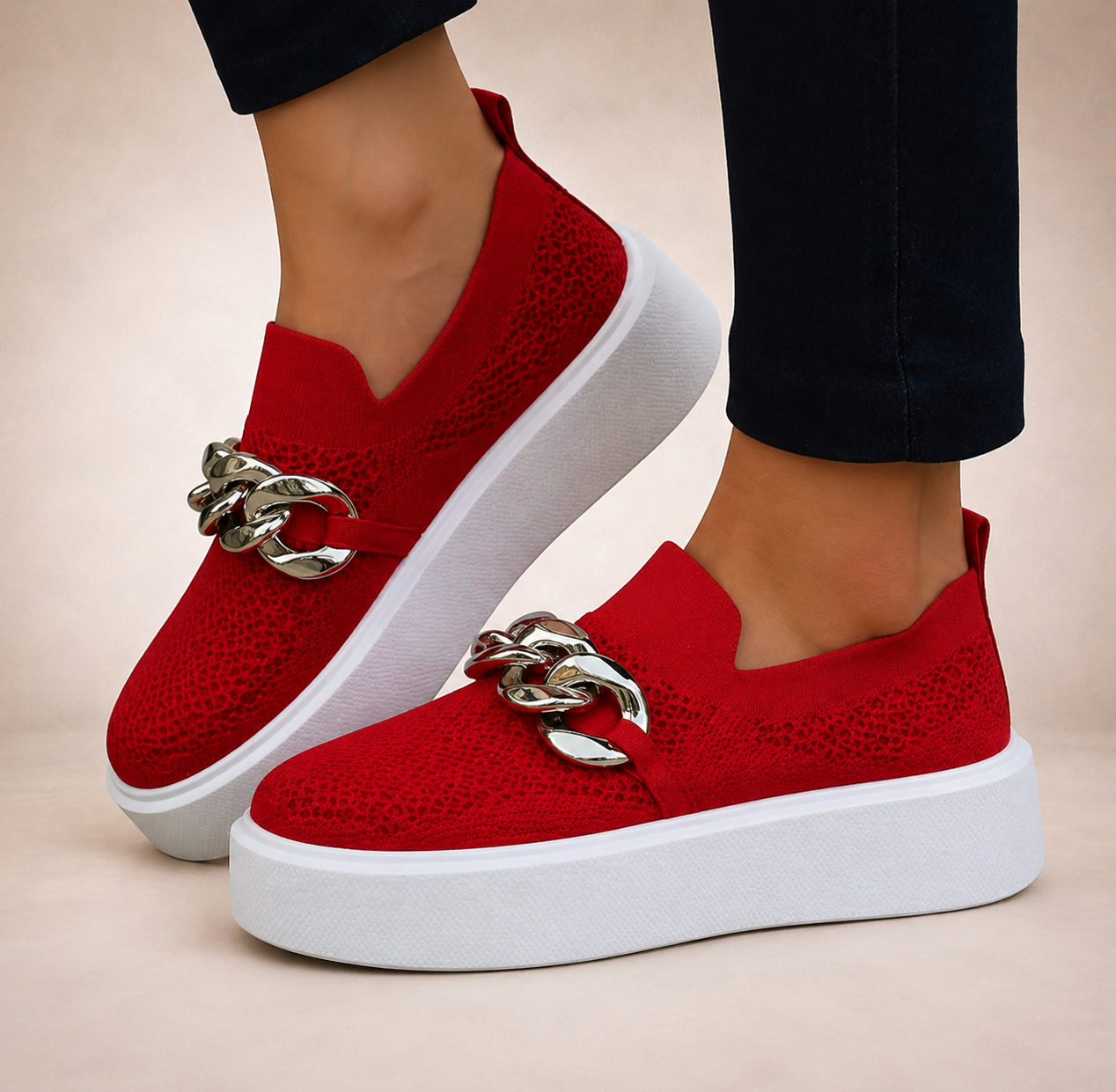 María - Zapatos con cadena metálica
