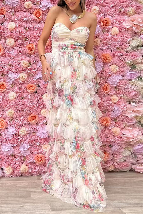 Vestido maxi sin tirantes con estampado floral y volantes en capas