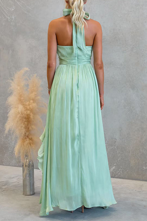 Vestido maxi con escote halter y volantes de caída fluida