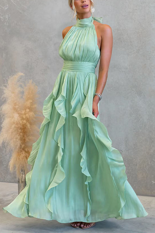 Vestido maxi con escote halter y volantes de caída fluida