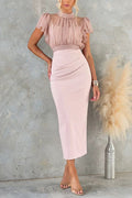 Conjunto de top corto con cuello alto y mangas cortas con volantes, y vestido maxi ajustado tipo bodycon con abertura en la espalda