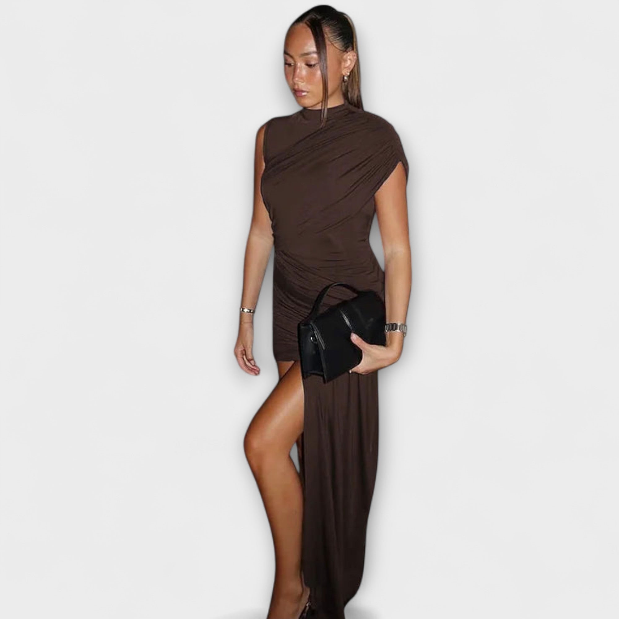 Lila - vestidos ajustados y con estilo con escote redondo y volantes