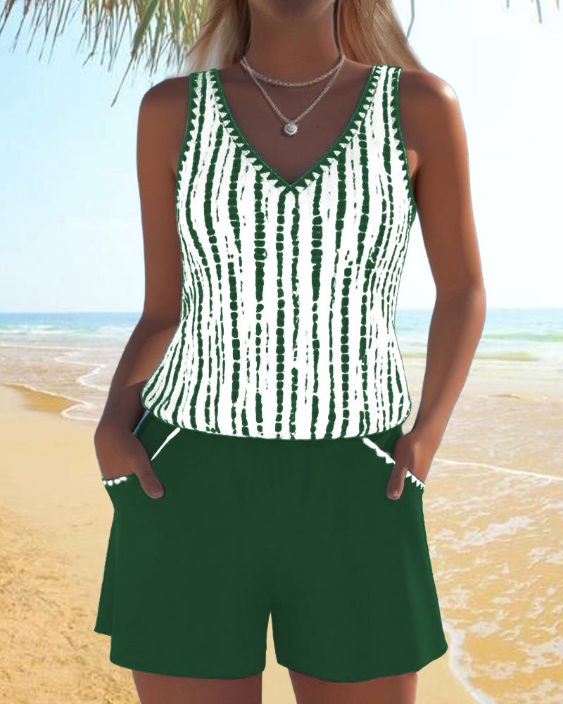 Mia™ | Traje de baño de dos piezas casual con estampado, escote en V y bolsillos