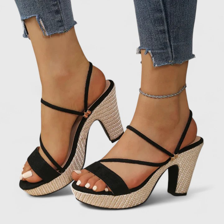 Lorena | Salón Stiletto con Tiras