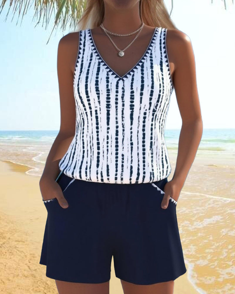 Mia™ | Traje de baño de dos piezas casual con estampado, escote en V y bolsillos