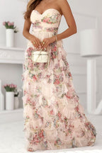 Vestido maxi sin tirantes con estampado floral y volantes en capas
