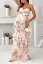 Vestido maxi sin tirantes con estampado floral y volantes en capas
