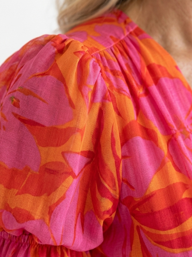 Wilma | Vestido Midi Floral con Escote en V y Manga Abullonada