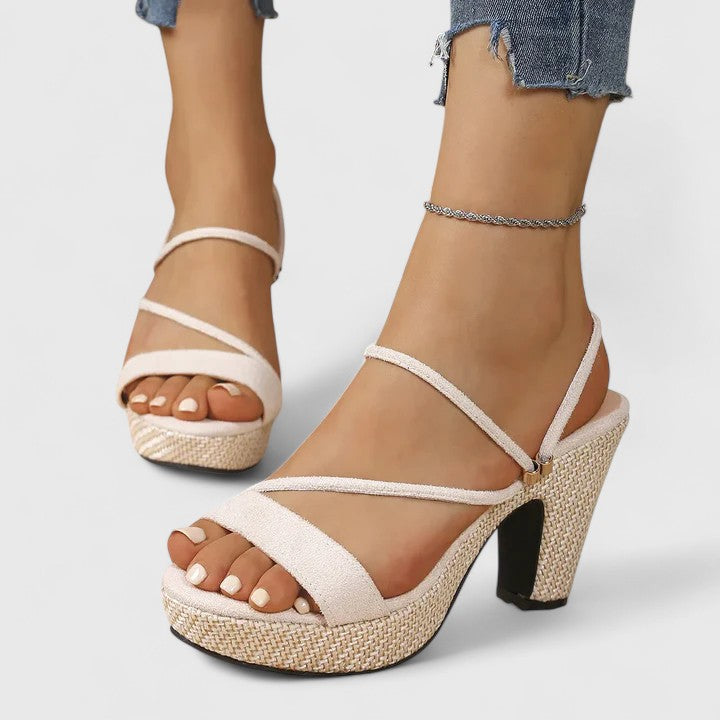 Lorena | Salón Stiletto con Tiras