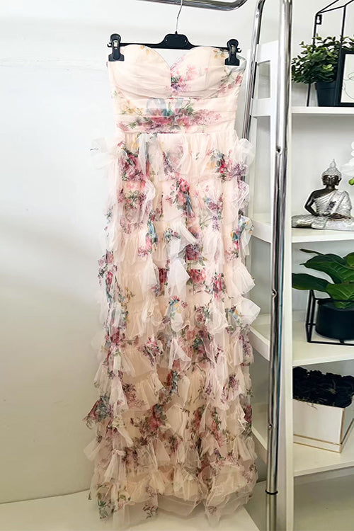 Vestido maxi sin tirantes con estampado floral y volantes en capas