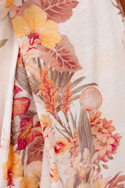 Vestido sin tirantes de estampado floral con lazo en la cintura y abertura en la pierna, de pierna ancha