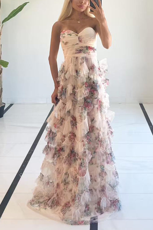 Vestido maxi sin tirantes con estampado floral y volantes en capas