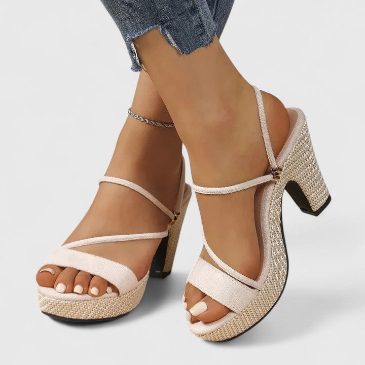 Lorena | Salón Stiletto con Tiras