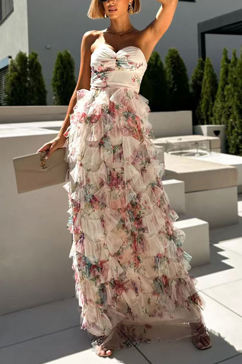 Vestido maxi sin tirantes con estampado floral y volantes en capas