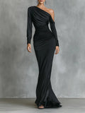 Célina™ | Vestido maxi satinado de un solo hombro en negro