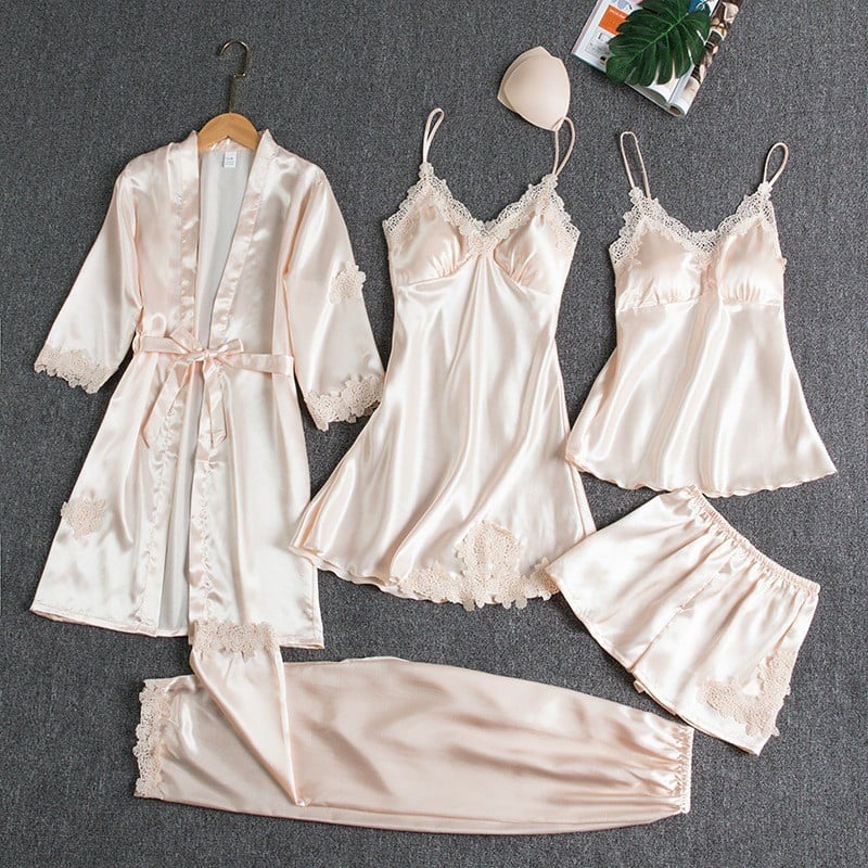 Blanca | Camisón sexy de seda de cinco piezas