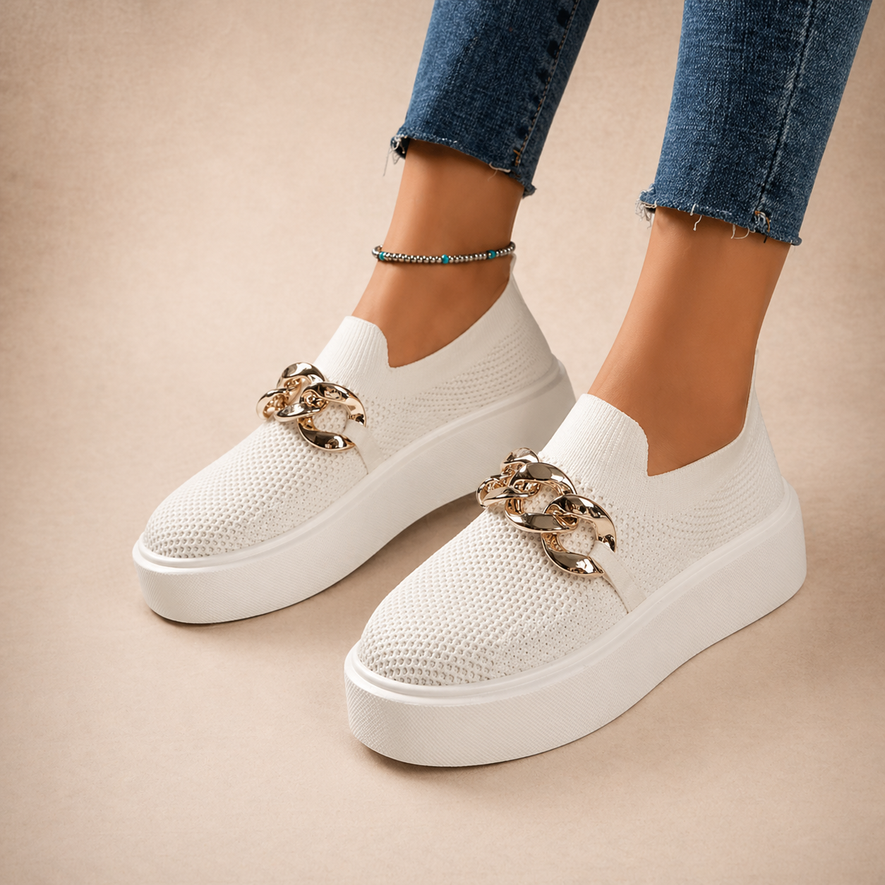 María - Zapatos con cadena metálica