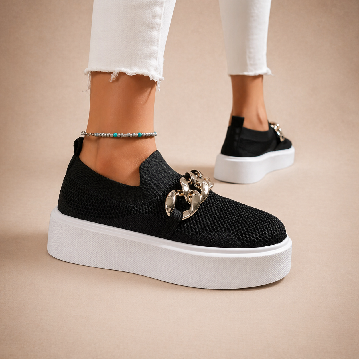 María - Zapatos con cadena metálica
