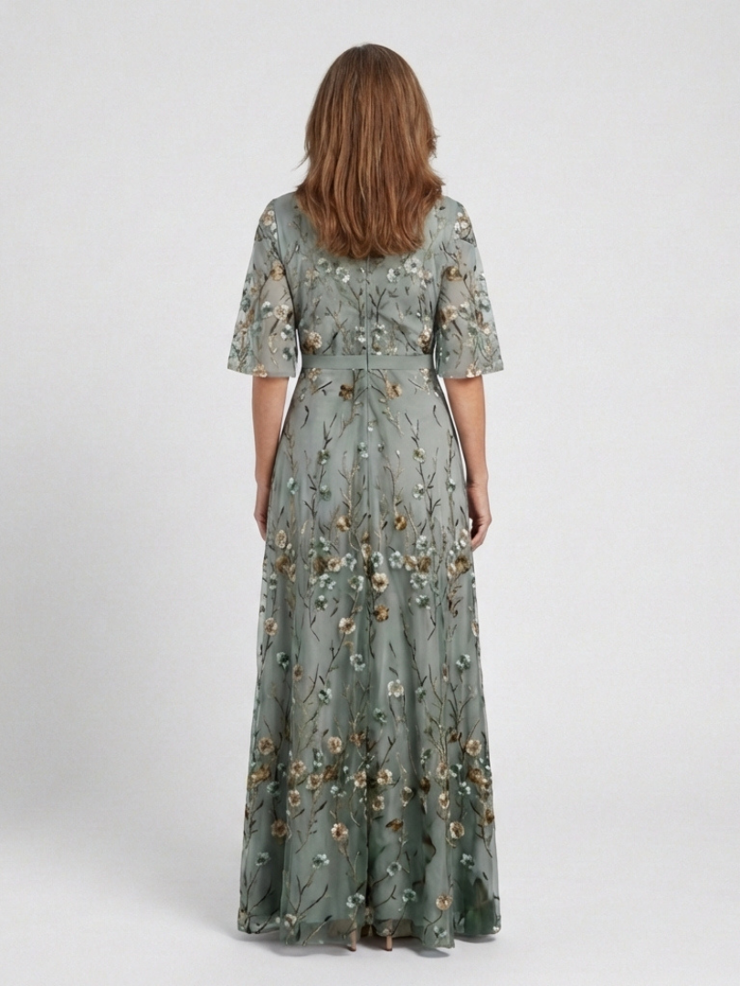 Evadne | Vestido Maxi Floral con Escote en V y Manga Corta