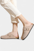 Aubree Zuecos Unisex de Gamuza con Hebilla Ajustable