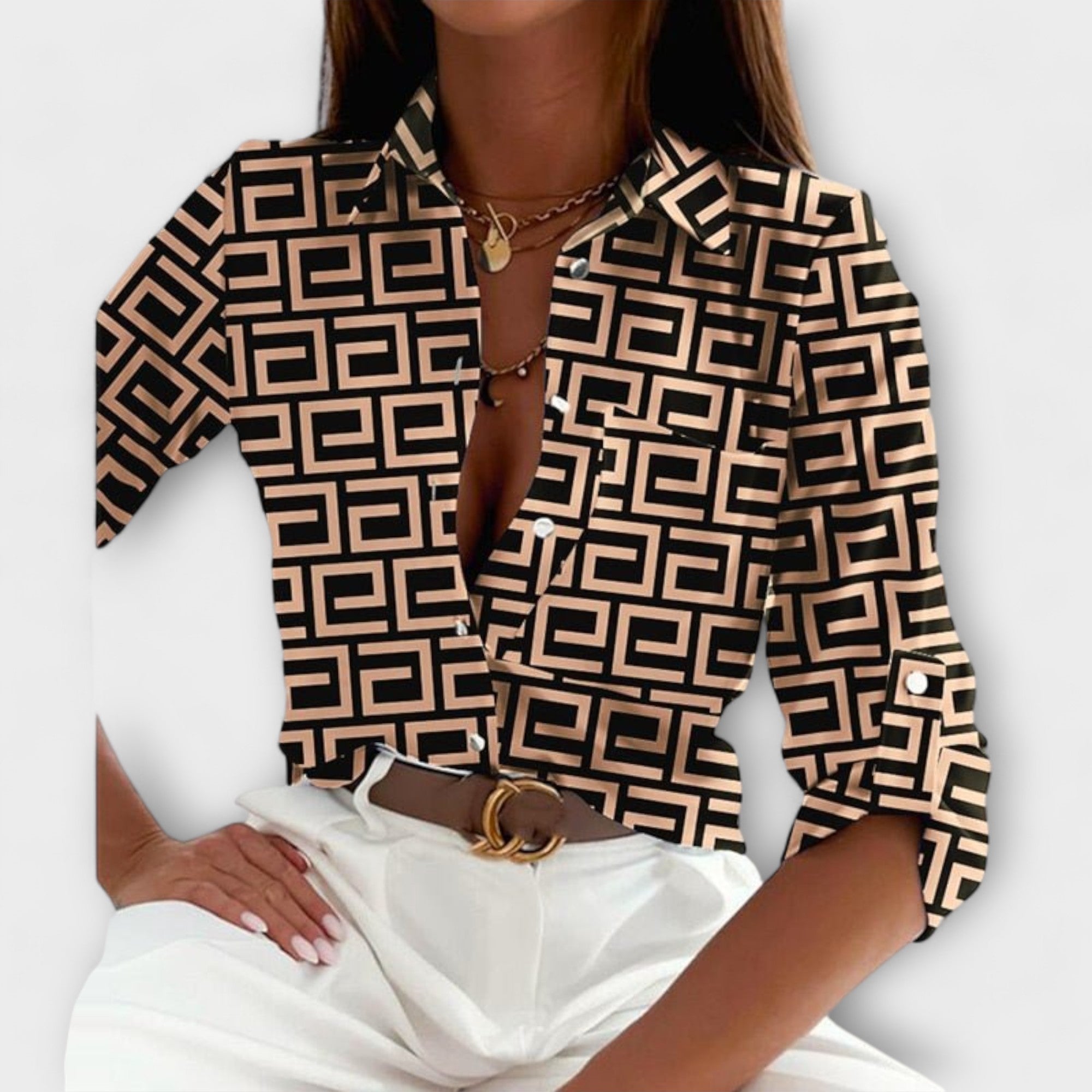 Blusa con cuello clásico